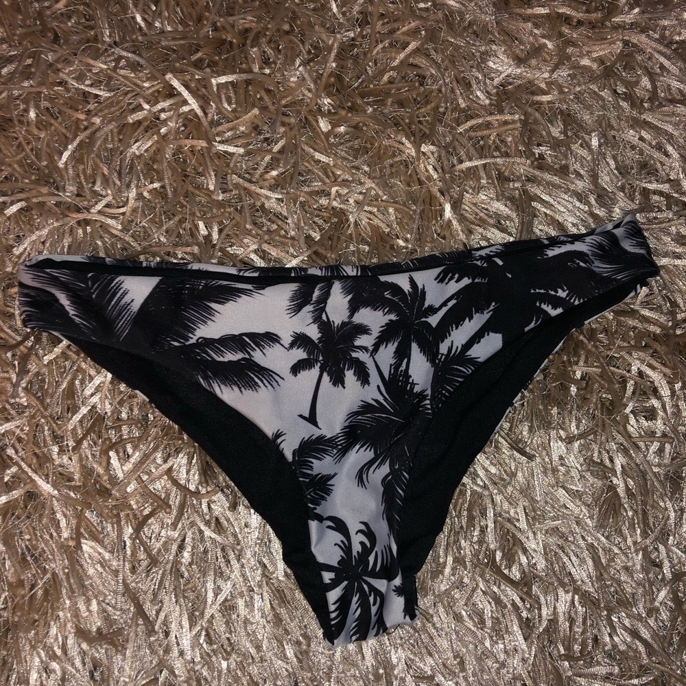 black and white palm tree design bikini bottoms